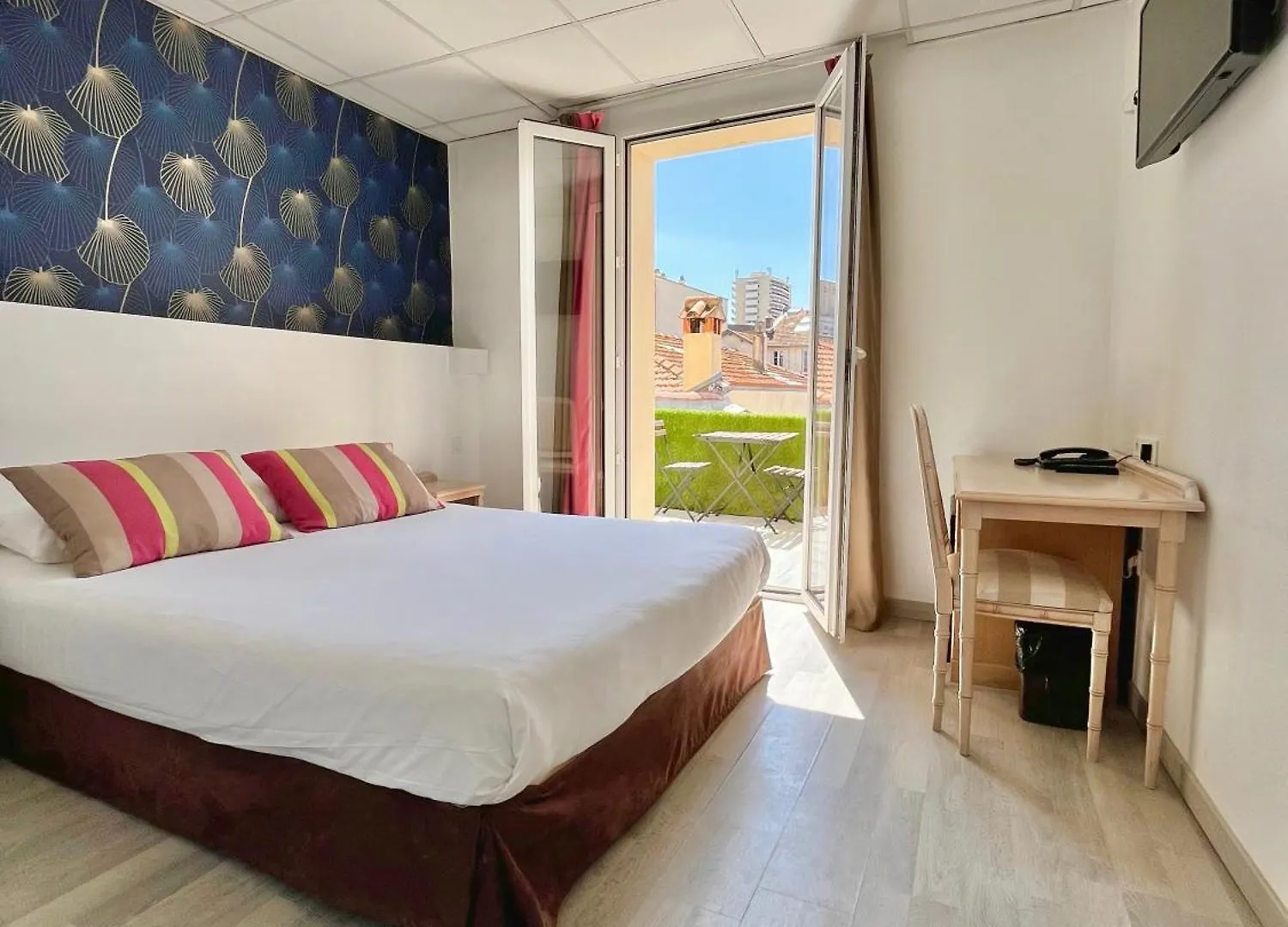 Hotel De Flore Saint-Raphaël