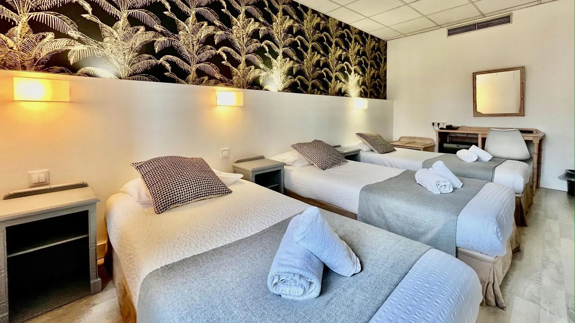 Hotel De Flore Saint-Raphaël 3*,  Frankreich